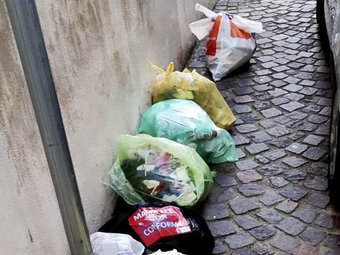 abbandono rifiuti catanzaro