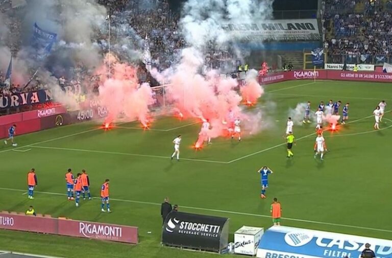 brescia cosenza fumogeni