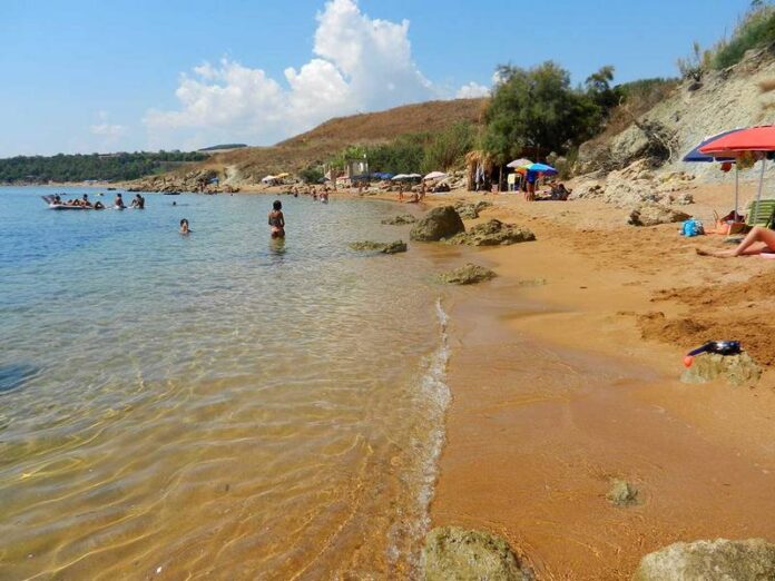 Spiaggia rossa Capo Colonna