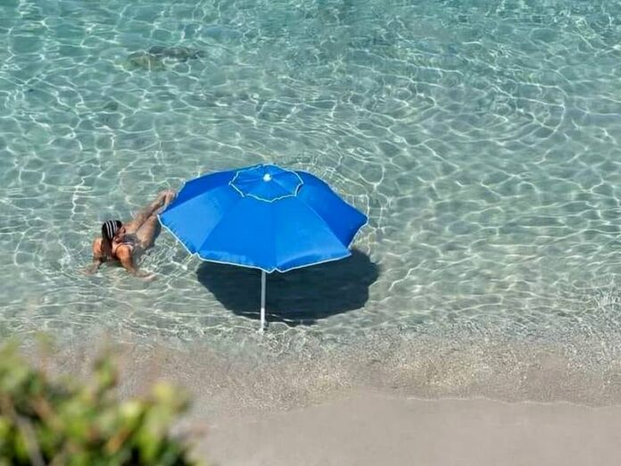 tropea mare ombrellone bagnante