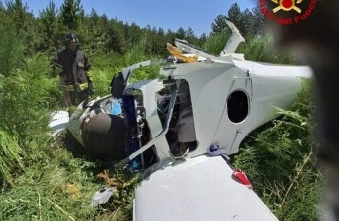 aereo ultraleggero precipitato Crotonei