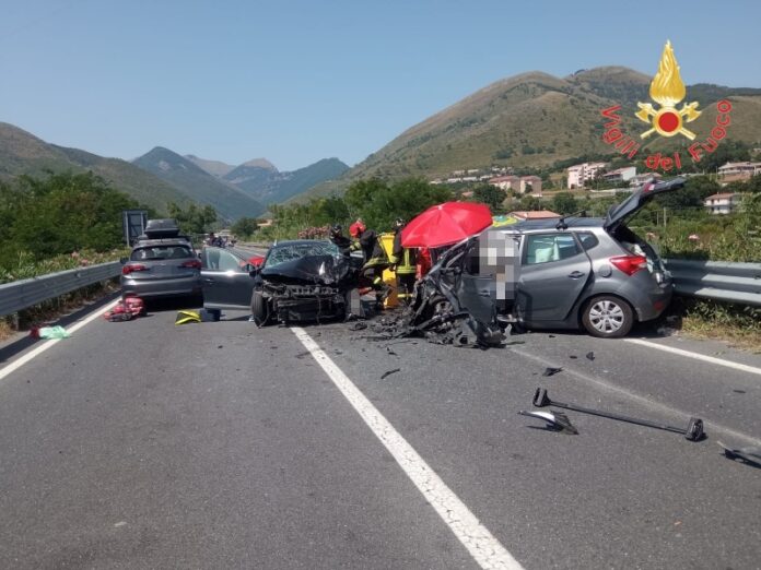 incidente stradale morto