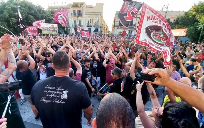 protesta tifosi reggina