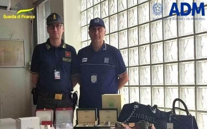 sequestro merce contraffatta aeroporto lamezia terme