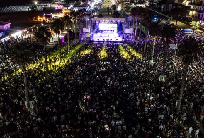 show dei Boomdabash a Corigliano-Rossano