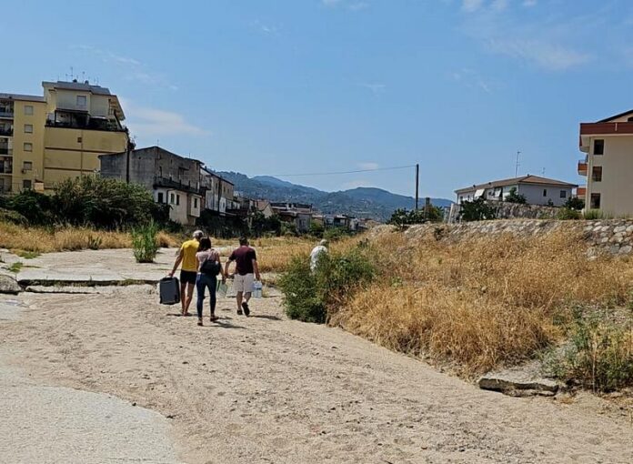 coppia in difficoltà rossano aiuti