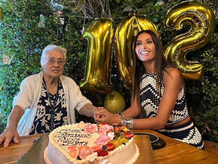 Elisabetta Gregoraci, festa in Calabria per i 102 anni della nonna