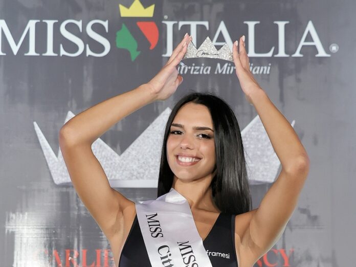 Sara Centofanti Miss città di Colosimi