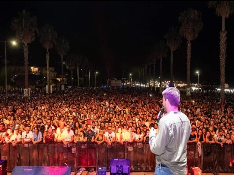 Al Coro summer Fest concerto-evento della band Boomdabash