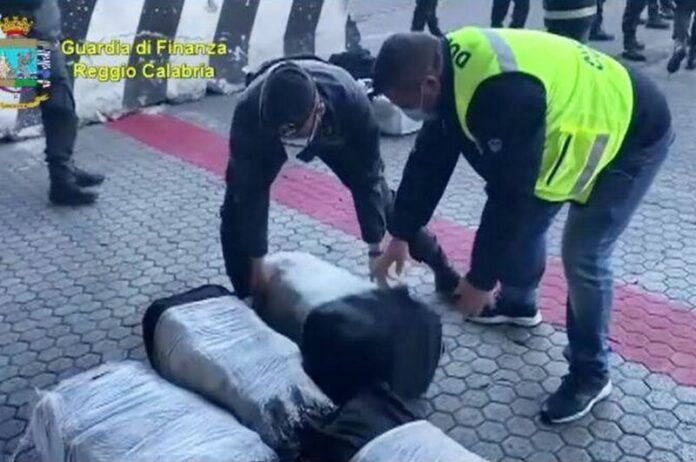 sequestro cocaina porto gioia tauro