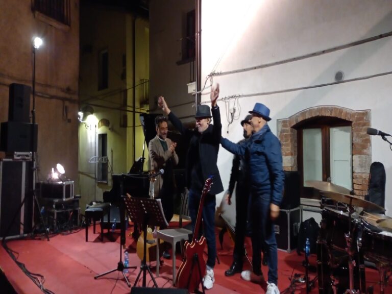 Nino Buonocore entusiasma il Festival delle Serre