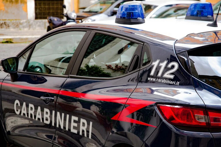 carabinieri auto giorno