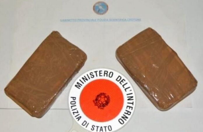 eroina sequestrata a crotone