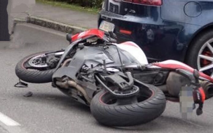 moto contro auto cosenza