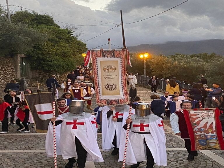 Grande partecipazione alla terza edizione della “Notte Crociata” di Castrolibero