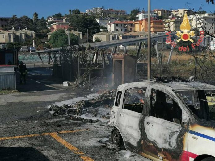 incendio auto asp catanzaro