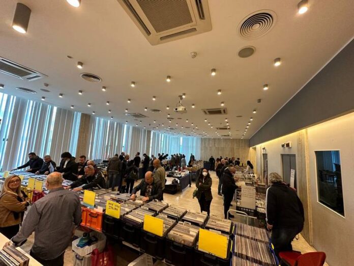 Catanzaro Vinyl Market