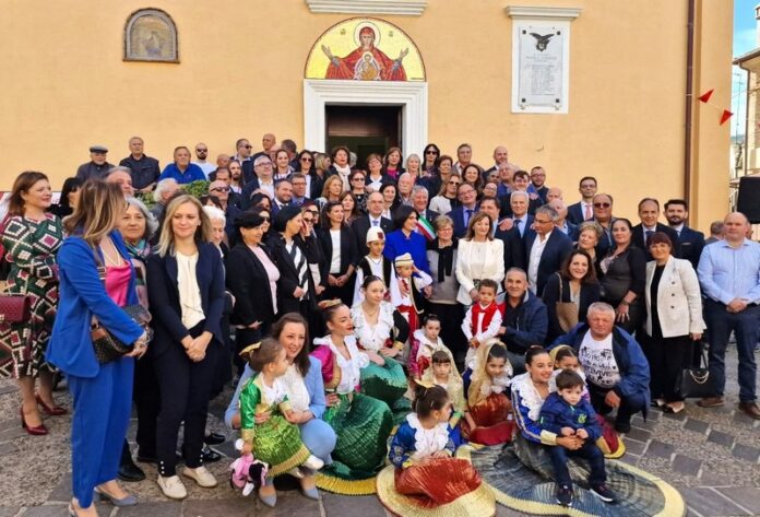 Il Presidente Begaj nella sua tappa a Macchia Albanese