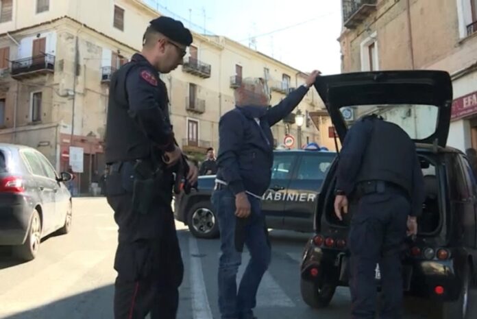 ubriaco alla guida arrestato