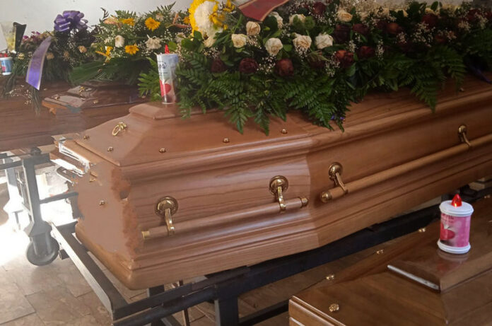 bare in attesa di sepoltura al cimitero di Nicastro