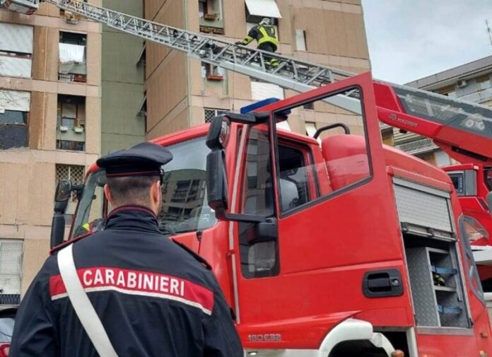 carabinieri e vigili del fuoco