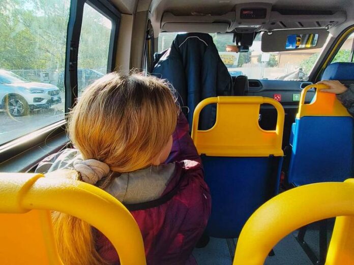 Alunna in scuolabus