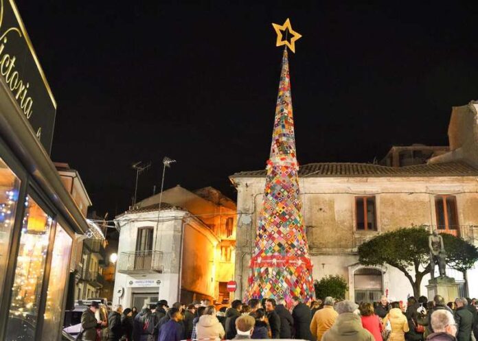 girifalco albero natale uncinetto