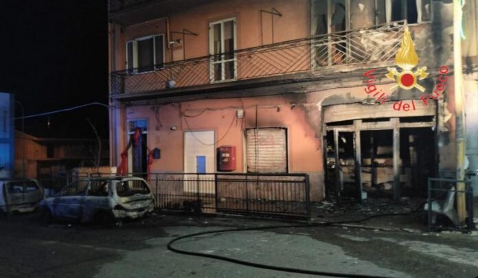 incendio ufficio postale mandatoriccio