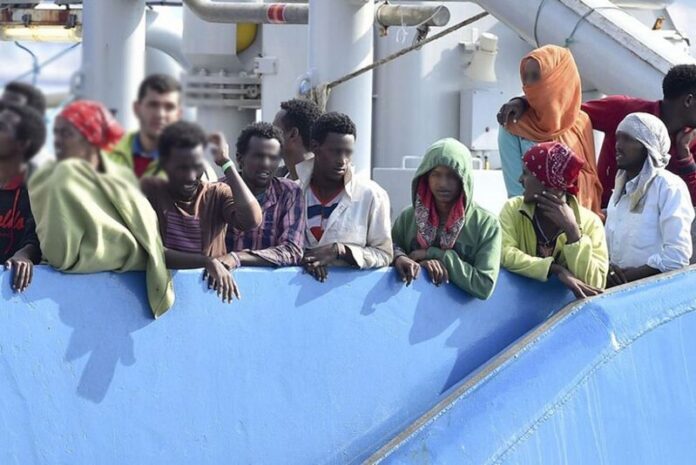migranti sbarco roccella ionica