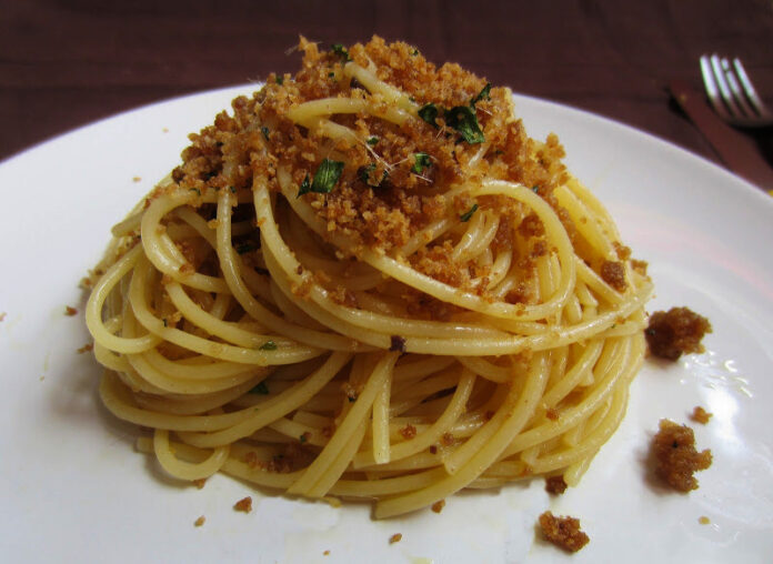 pasta acciughe e mollica