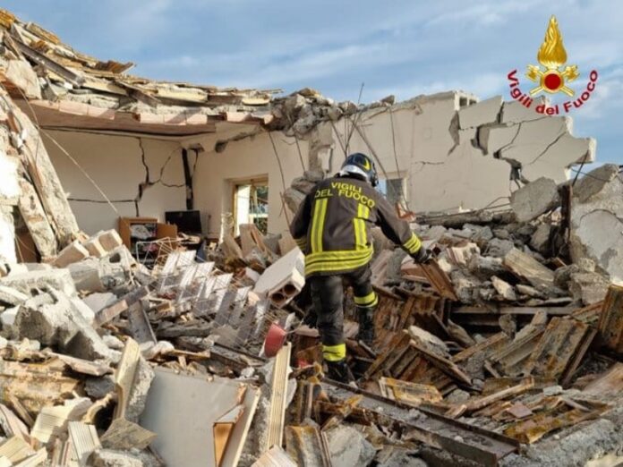 esplosione casa
