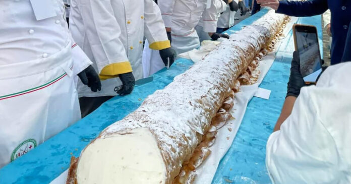 Cannolo piu lungo del mondo