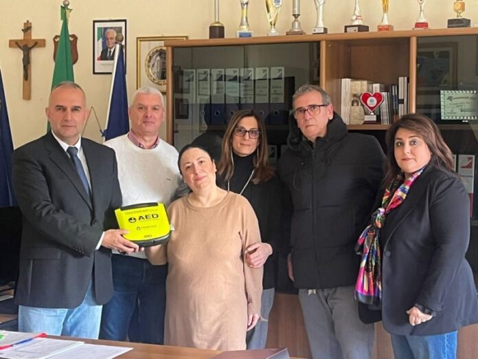 defibrillatore a scuola