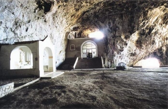 SANTUARIO MADONNA DELLA GROTTA ph. FAI