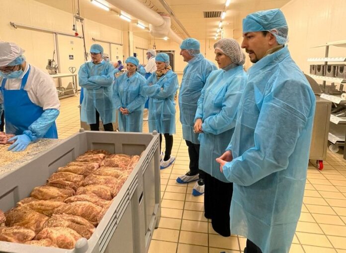 La visita del Prefetto Ciaramella negli stabilimenti Madeo