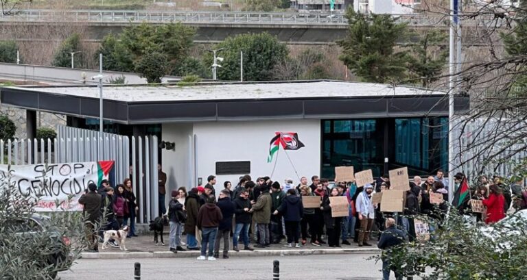 Protesta sede RAI
