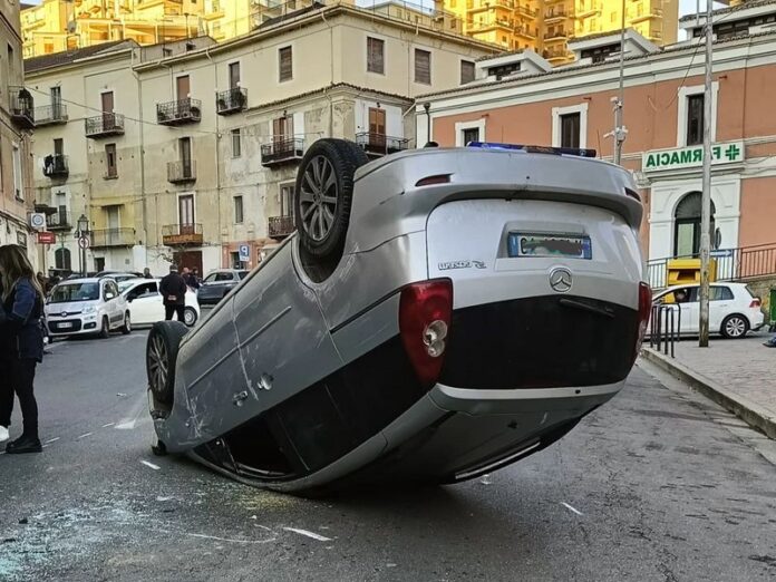 auto ribaltata corigliano