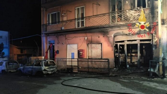 incendio poste Mandatoriccio