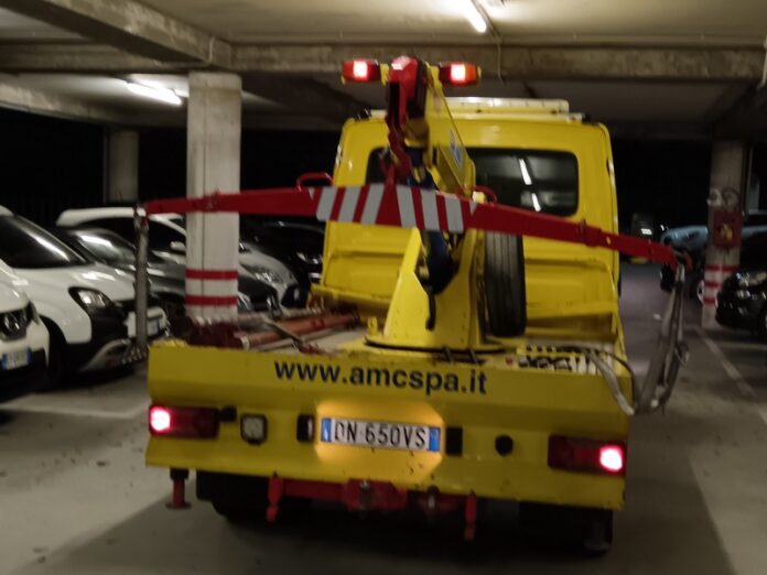 parcheggi abusivi ospedale catanzaro