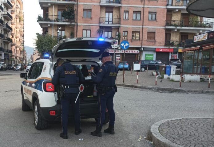 guida senza patente multa