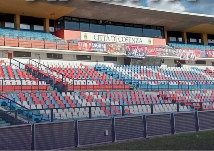 Tribuna stadio San Vito Marulla