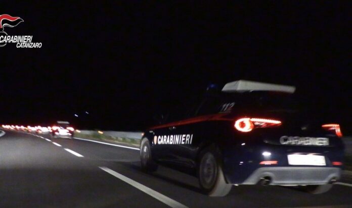 carabinieri notte auto