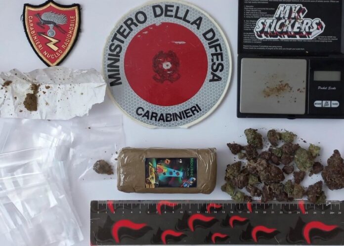 hashish marijuana crotone