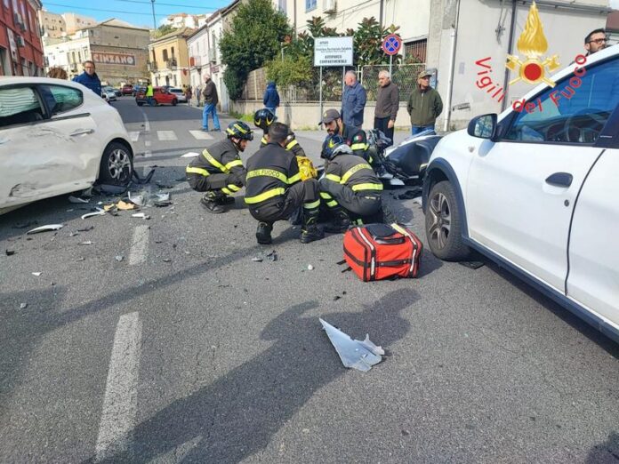 incidente catanzaro auto moto