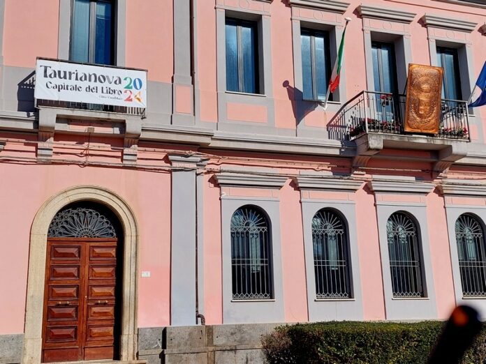 striscione taurianova capitale libro