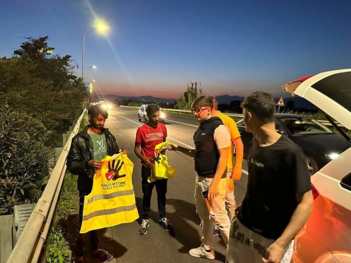 pettorine catarifrangenti migranti statale 106