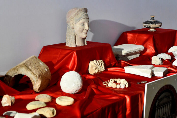 reperti archeologici trafugati crotone