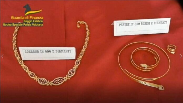 Oggetti preziosi promotore finanziario abusivo