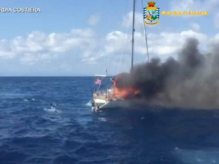 barca migranti esplosa a praialonga