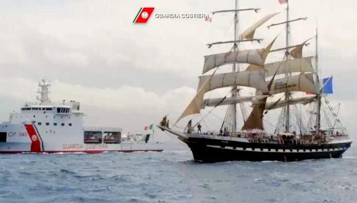 fiaccola olimpica stretto di messina